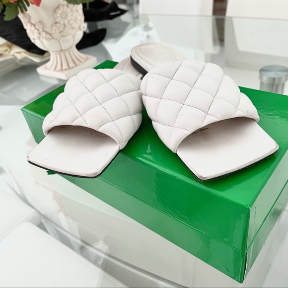 Bottega Veneta Lido Sandals - Picture 4 of 4